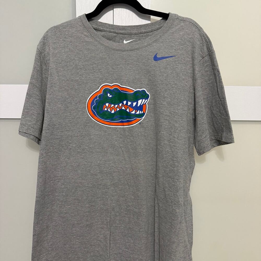 Nike Florida Gators Graphic Tee – Men’s XL Gray Athletic Fit T-Shirt